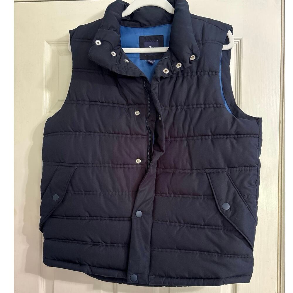 GAP Men’s Navy Blue puffer zip up vest, Medium